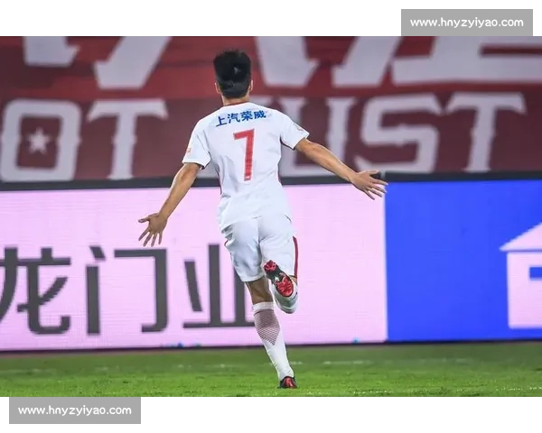 足协杯巅峰对决上港迎战恒大豪门碰撞引爆全国关注争夺晋级荣耀之夜