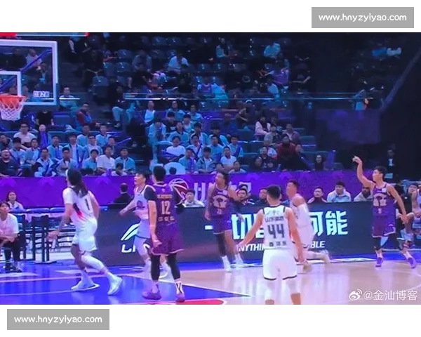 青岛男篮迎战同曦争夺季后赛席位焦点对决前瞻关键夜强强碰撞看点多